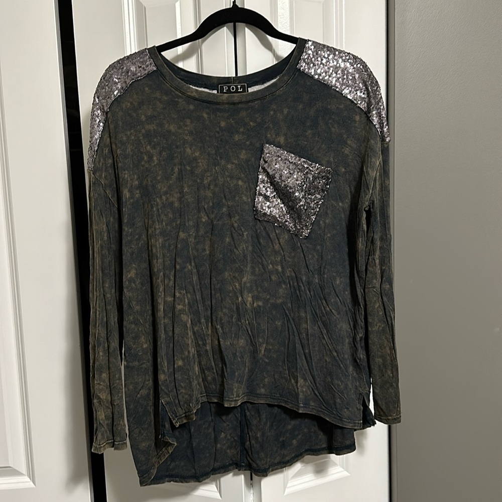 Sparkle long sleeve lose fitting top